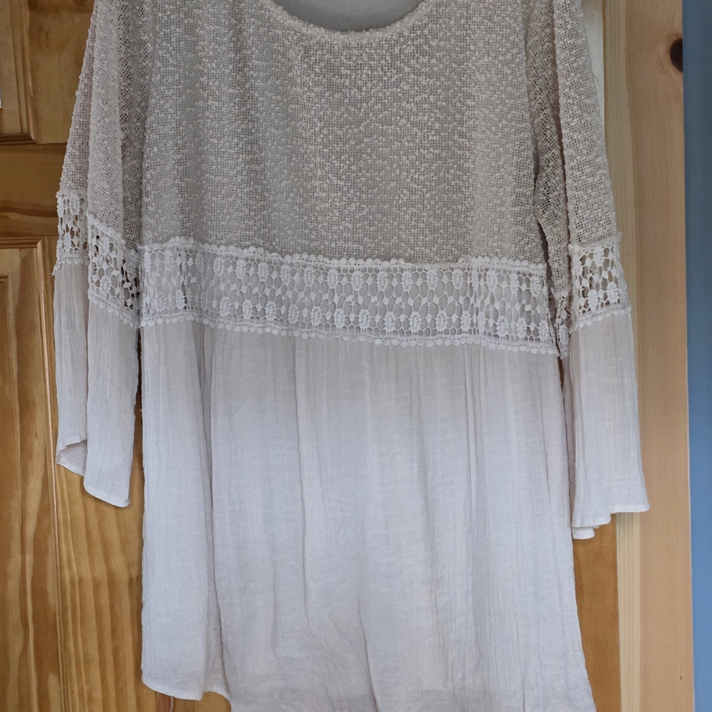 Chic Cream Lace Women's Tunic